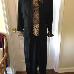 Pant suit